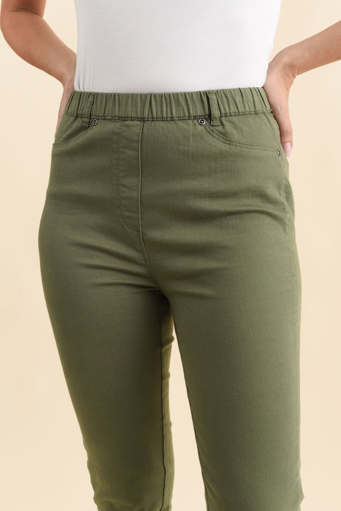 Reed Khaki Stretch Cotton Pants,Brunette model,alt text|model:MJ