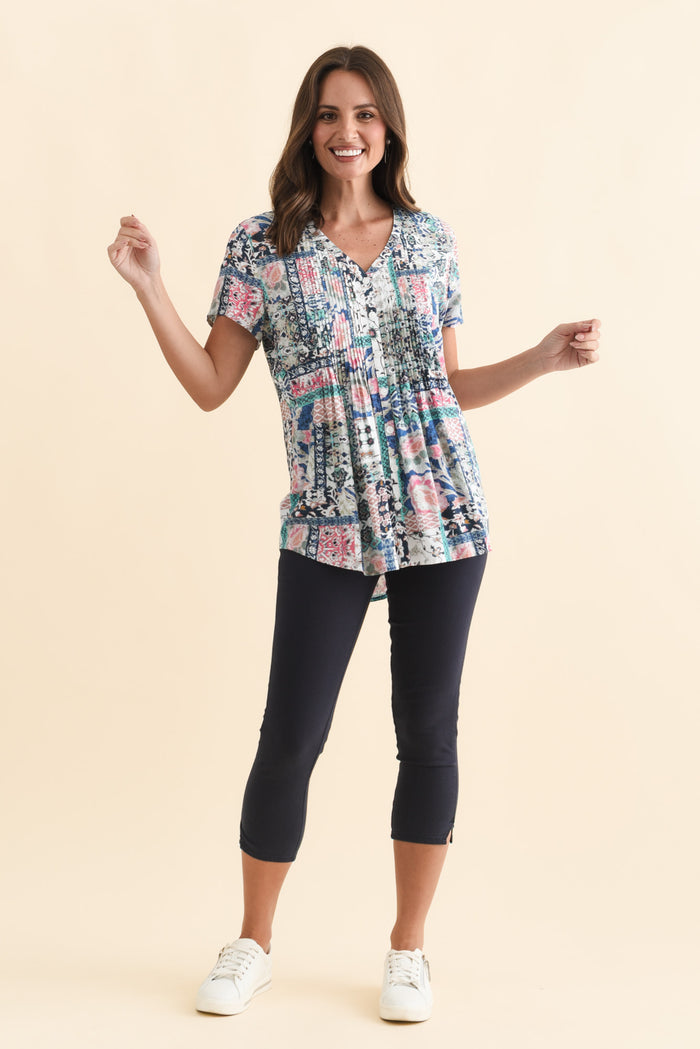 Reed Navy Stretch Cotton Capri Pants,Brunette model,alt text|model:MJ