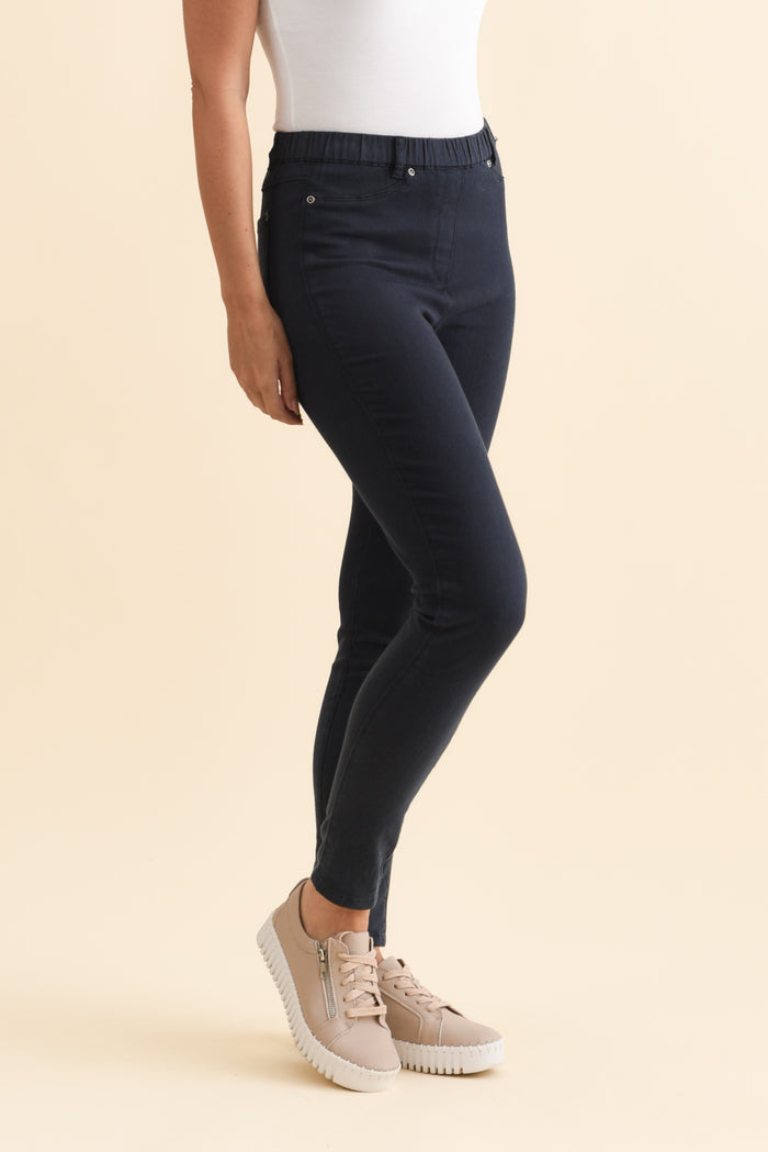 Reed Navy Stretch Cotton Pants,Brunette model,alt text|model:MJ