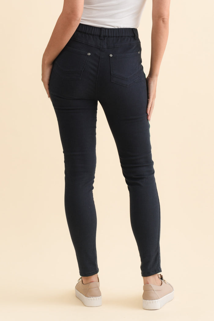 Reed Navy Stretch Cotton Pants,Brunette model,alt text|model:MJ