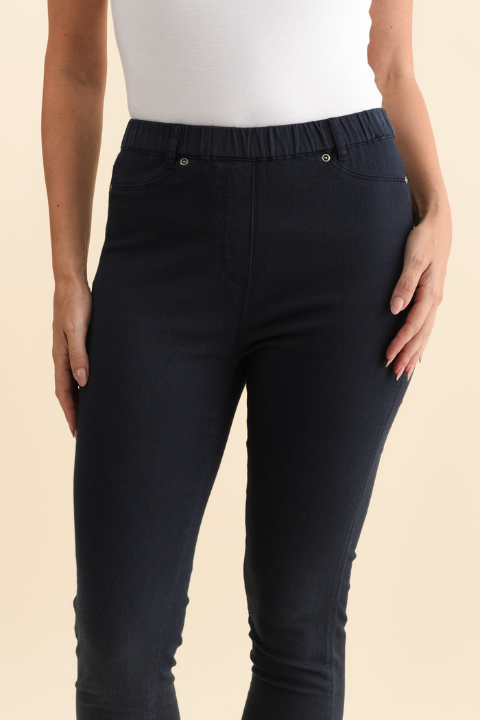 Reed Navy Stretch Cotton Pants,Brunette model,alt text|model:MJ