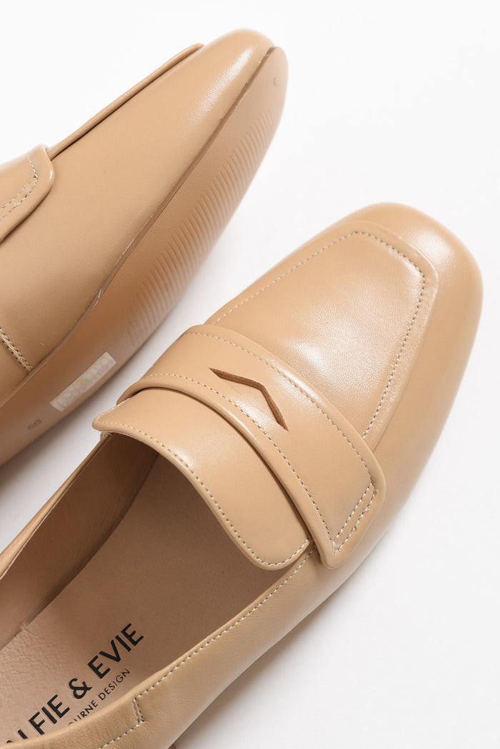 Ridgeway Nude Leather Loafer