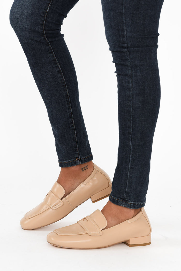Ridgeway Nude Leather Loafer