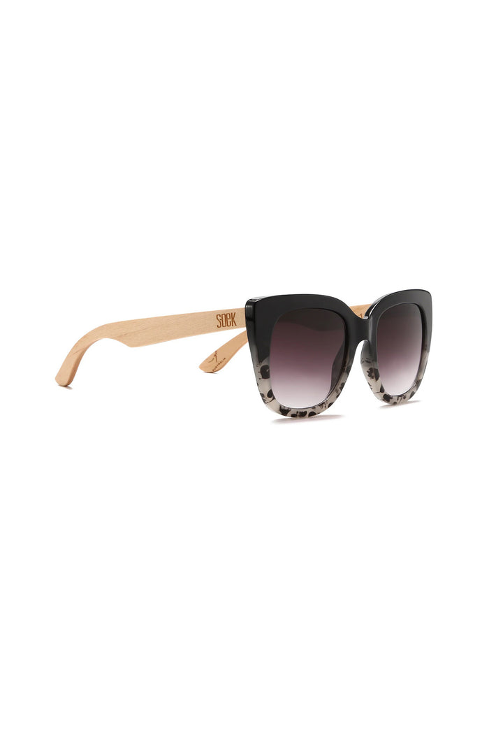 Riviera Black Tortoiseshell Reading Sunglasses,Blonde model,alt text|model:Mollie