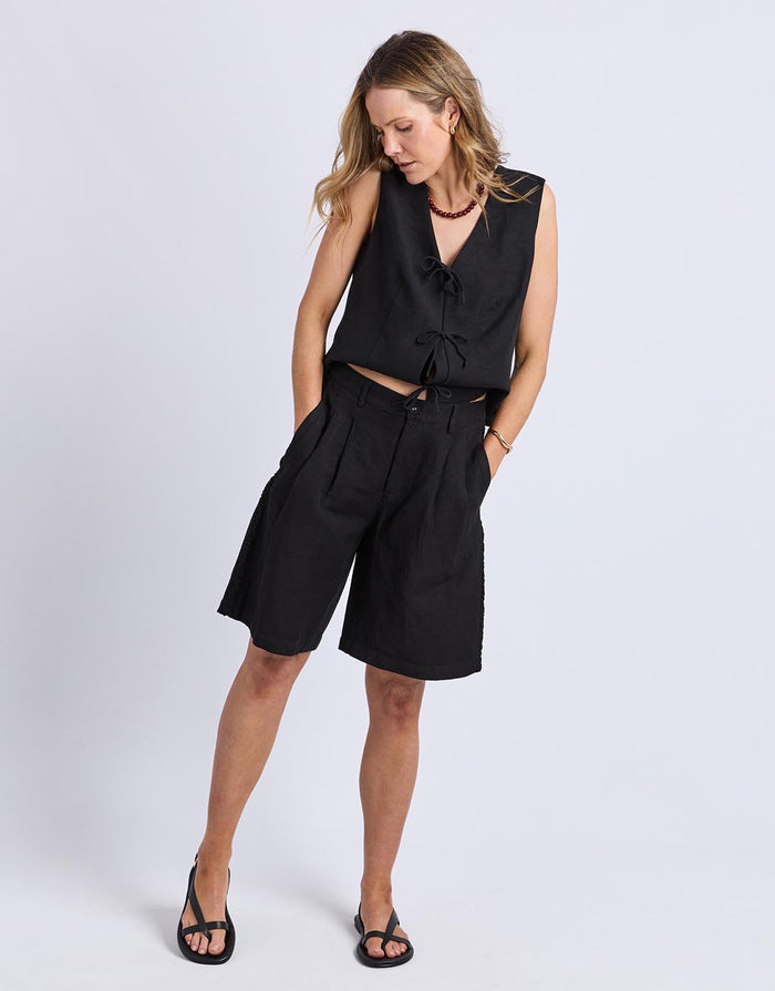 foxwood-san-lucas-short-black-womens-clothing