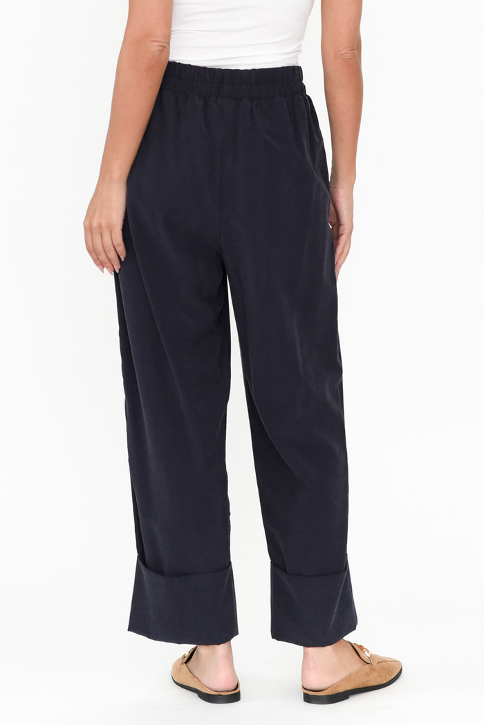 Seria Navy Cuff Pants,Brunette model,alt text|model:MJ