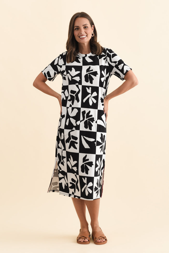 Splice Black Leaf Cotton Tee Dress,Brunette model,alt text|model:MJ