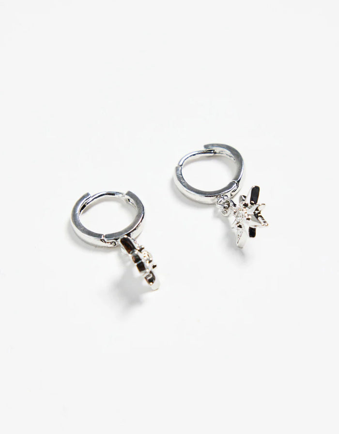 heart-humble-stardust-pendant-huggie-earrings-silver