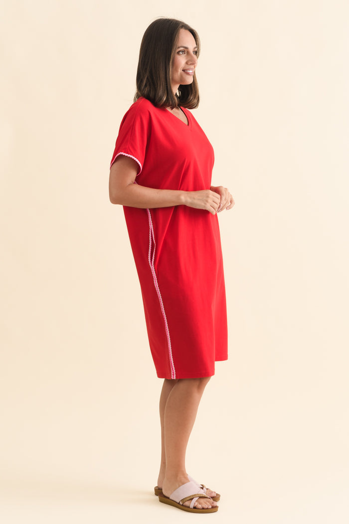 Stellar Red Contrast Cotton Tee Dress,Brunette model,alt text|model:MJ