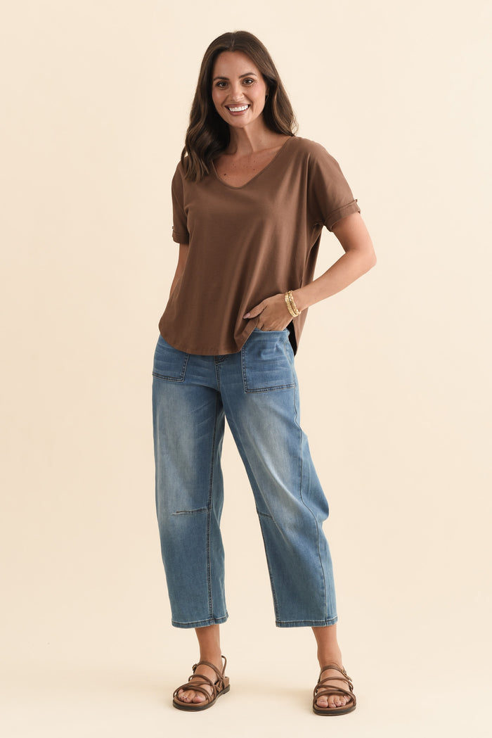 Toronto Chocolate Cotton Tee,Brunette model,alt text|model:MJ