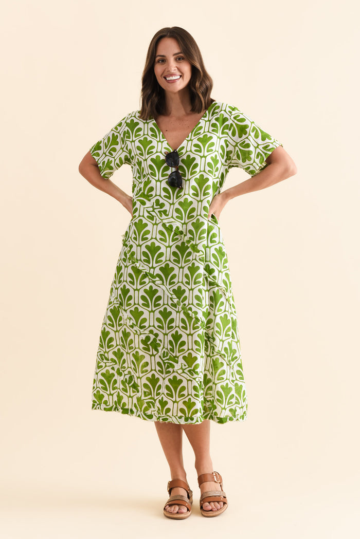 Vanessa Green Abstract Diagonal Seam Dress,Brunette model,alt text|model:MJ