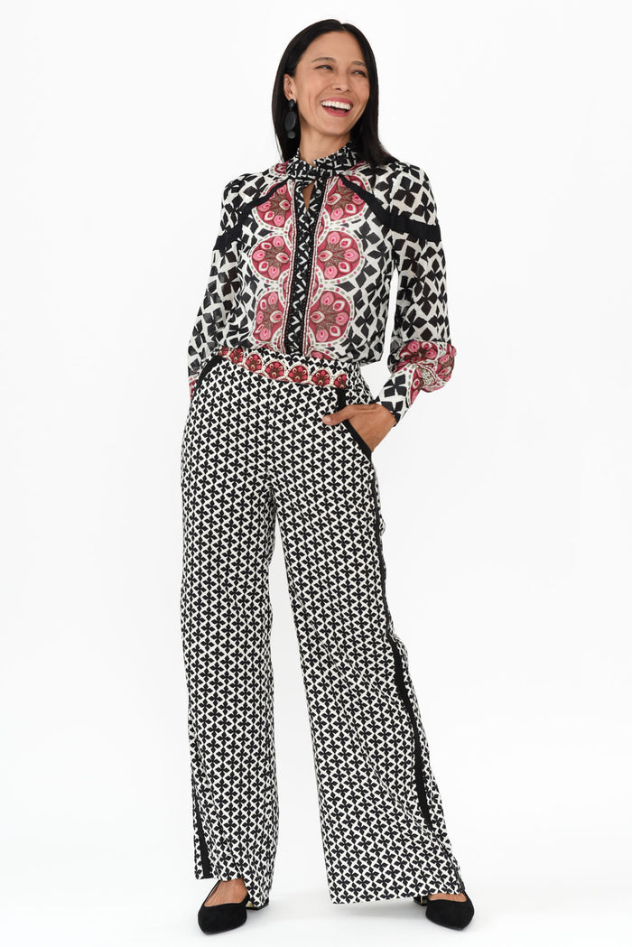 Willow Black Geo Wide Leg Pants,Brunette model,alt text|model:Cara