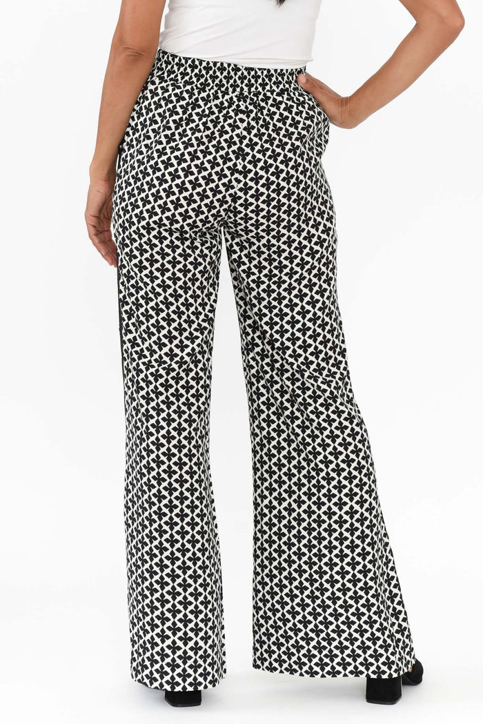 Willow Black Geo Wide Leg Pants,Brunette model,alt text|model:Cara