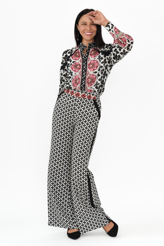 Willow Black Geo Wide Leg Pants,Brunette model,alt text|model:Cara