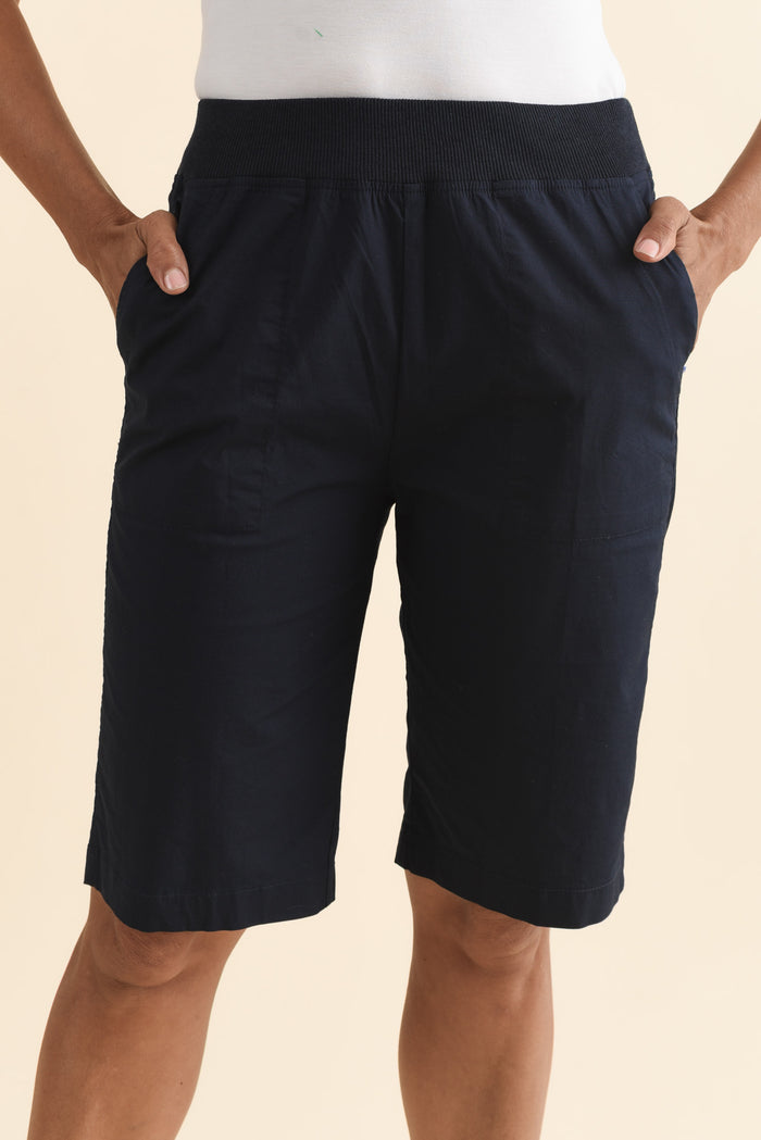 Wilson Navy Cotton Shorts,Brunette model,alt text|model:Cara