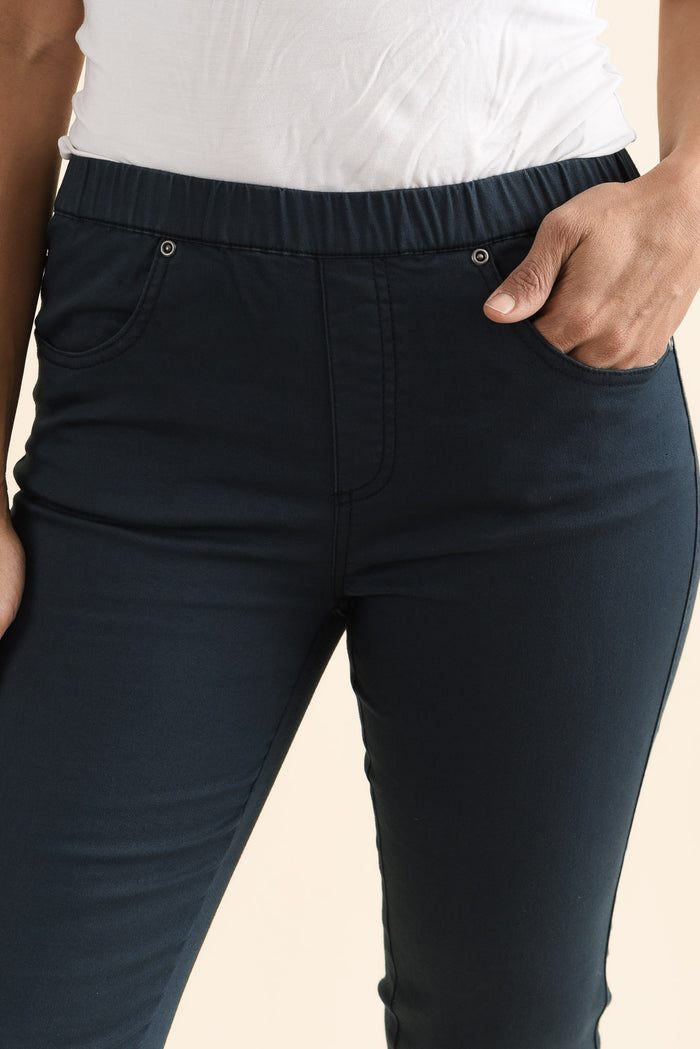 Winslet Navy 7/8 Pants,brunette model,Close up of outfit,alt text|model:Cara