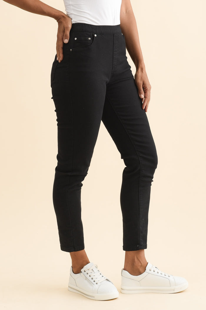 Zadie Black Denim Stretch Jeans,Brunette model,alt text|model:Cara