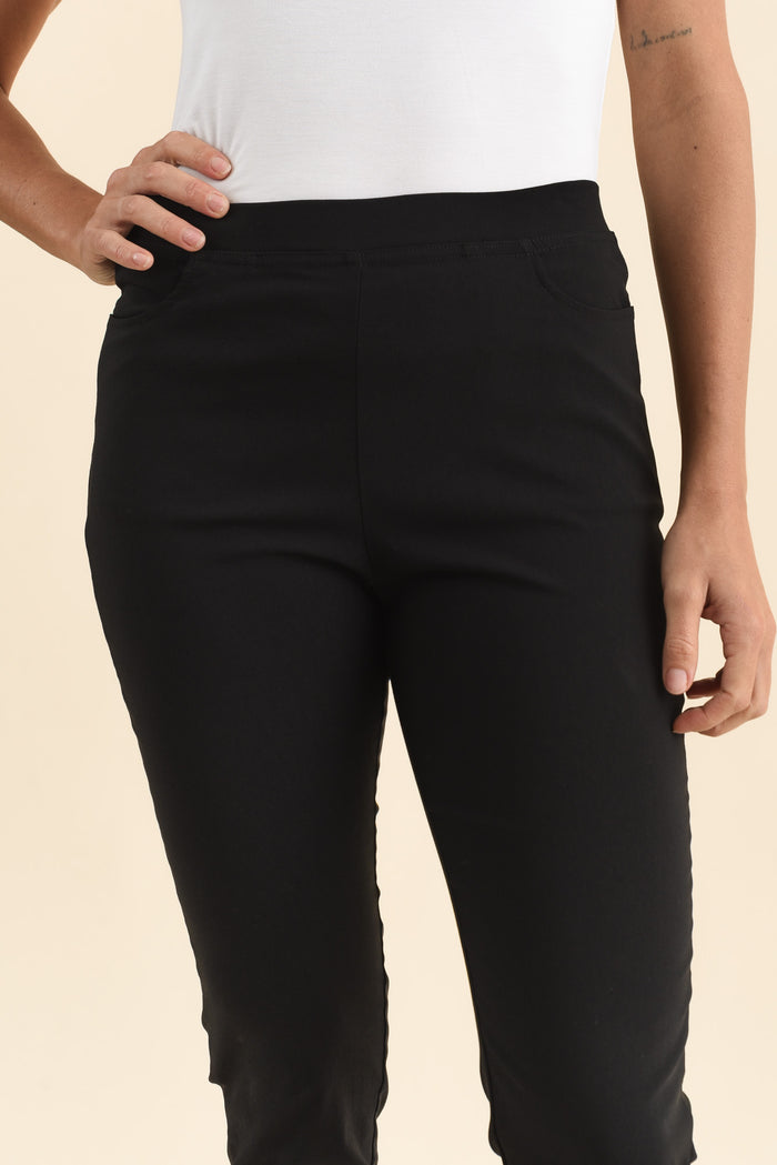 Zara Black Stretch 7/8 Pants,Detail,Brunette model,alt text|model:Brontie