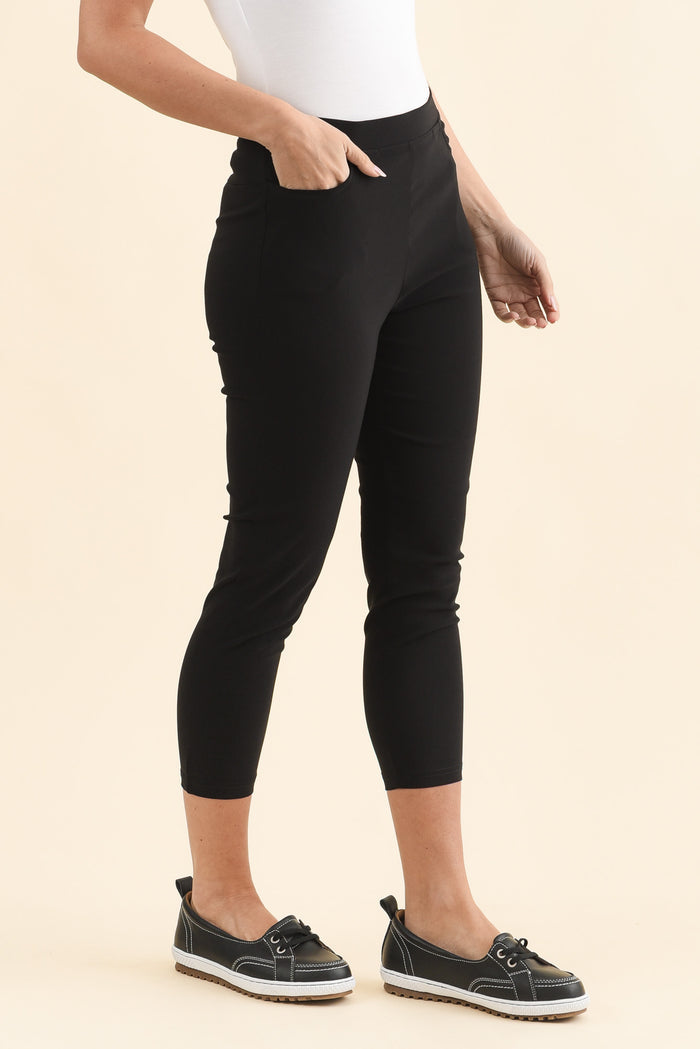 Zara Black Stretch Cropped Pants,Brunette model,alt text|model:MJ