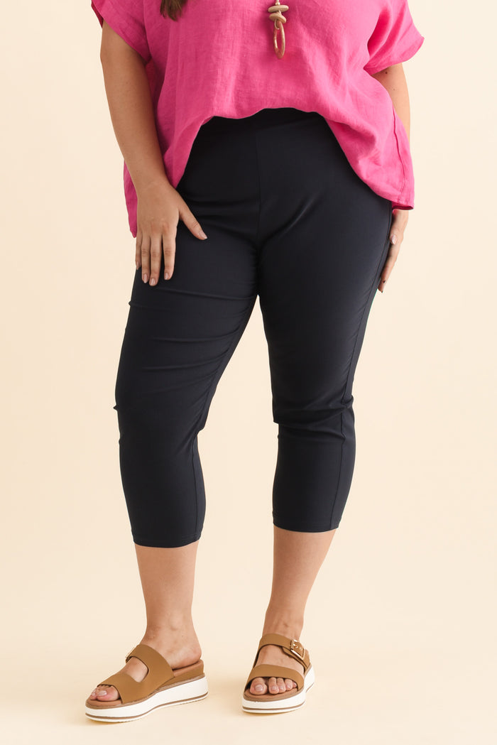 Zara Navy Stretch Cropped Pants,Brunette model,plus-size,curve-bottoms,plus-size-Pants,plus-size-winter-clothing,alt text|model:Gabby