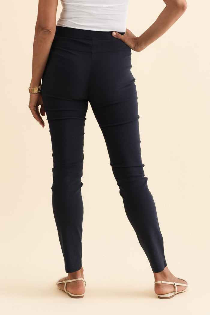 Zara Navy Stretch Full Length Pants,Brunette model,alt text|model:Cara